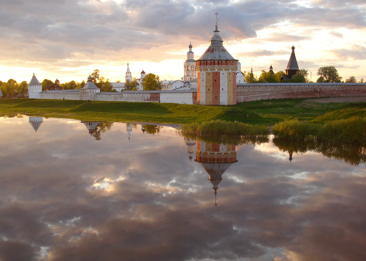 Спасо-Прилуцкий монастырь. Фото Светланы МАЛЫШЕВОЙ.