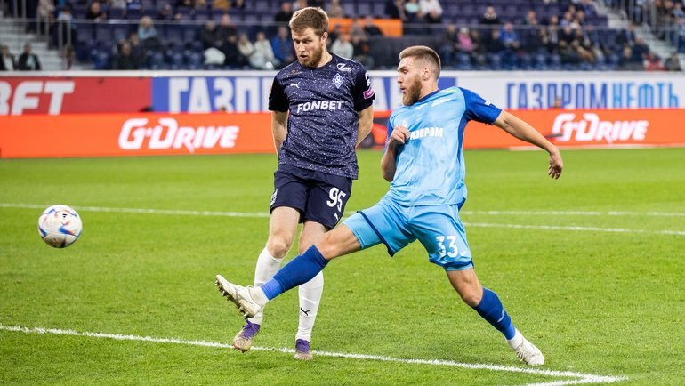    Иван Сергеев наносит удар по воротам «Крыльев Советов». ФК «Зенит»