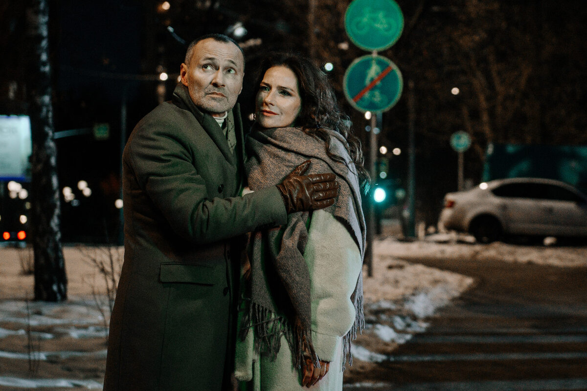 Дмитрий Ульянов и Елена Север. Кадр из сериала "Очень синяя борода".