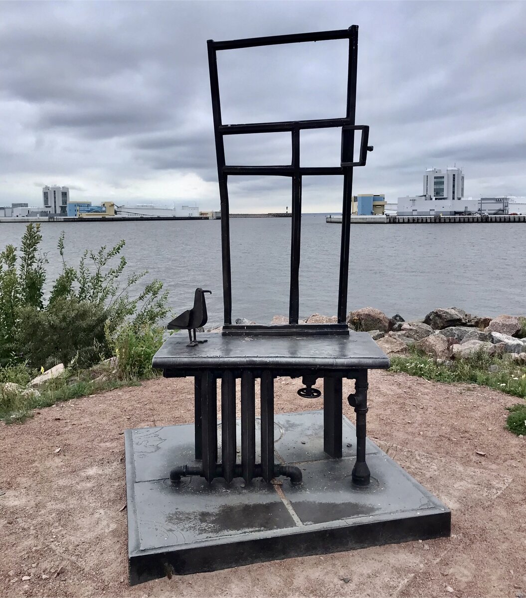 Арт-объект «Форточка в Европу» на форте Константин. 