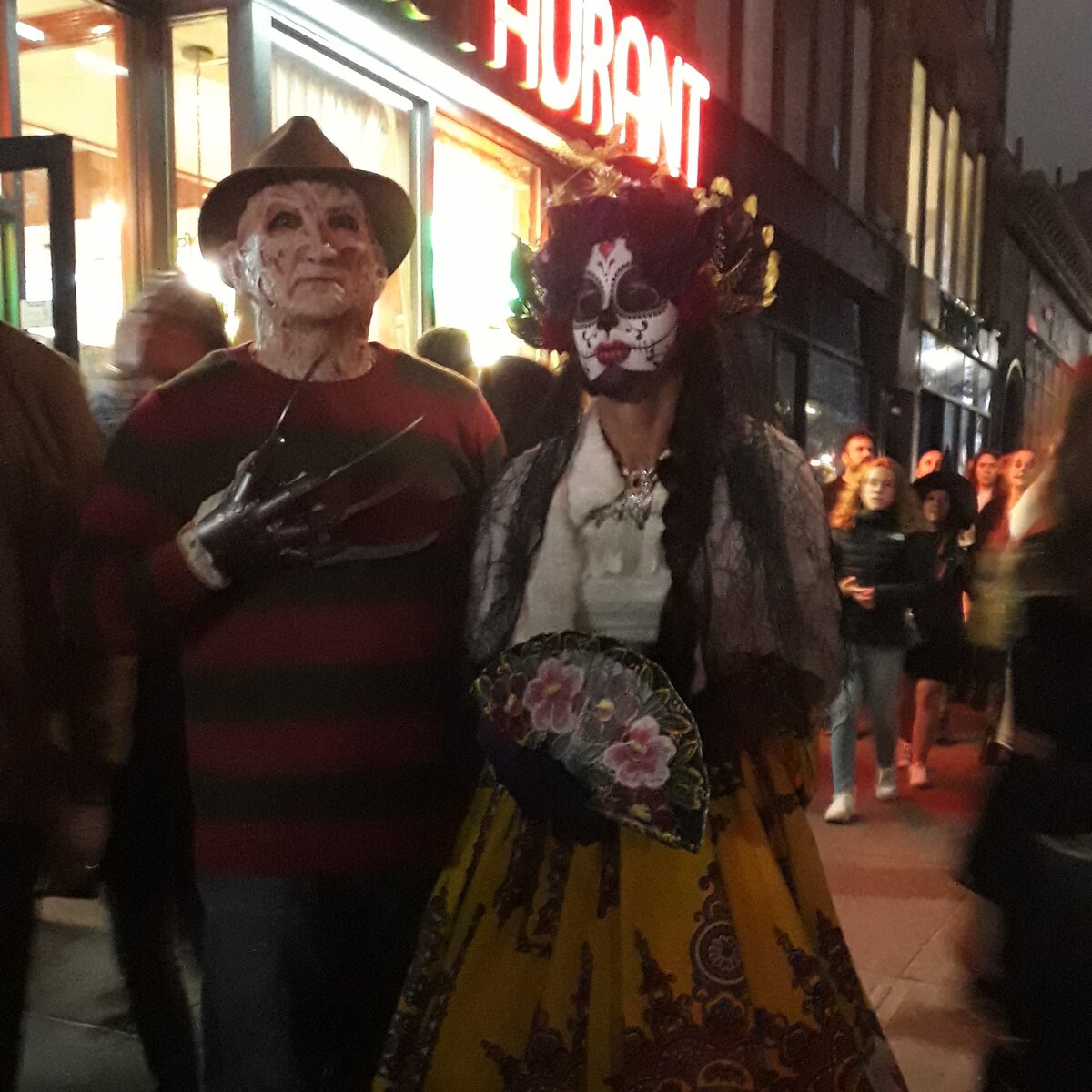 Фредди Крюгер и Санта Муэрте торопятся на парад NYC Village Halloween Parade