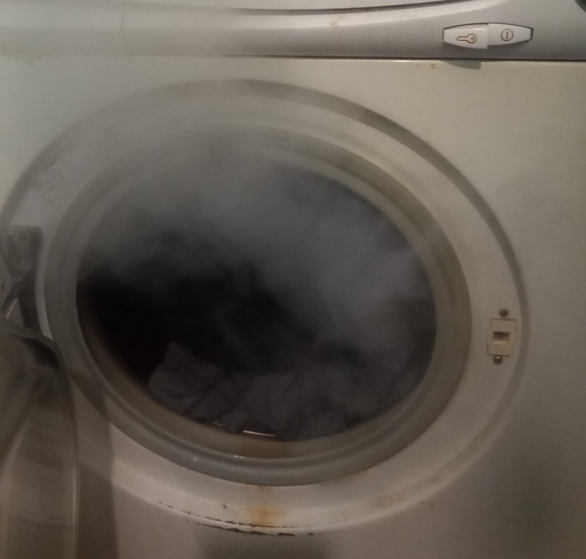 Проблема с шумным отжимом продолжалась