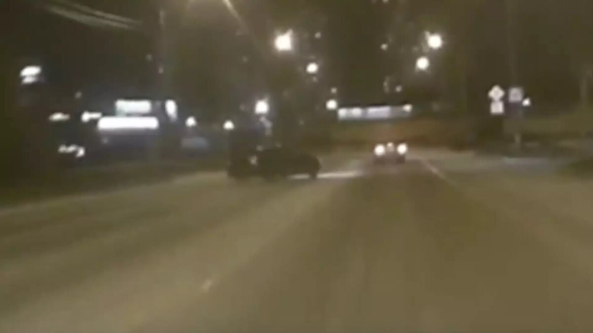     В Красноярске жительница без прав гоняла по городу на «Ладе Приора». Её поймали полицейские.