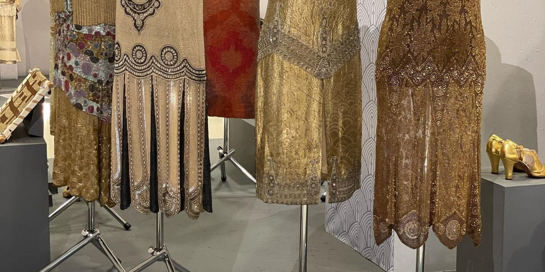 Как одевались женщины в эпоху Великого Гетсби: крутая выставка в Москве