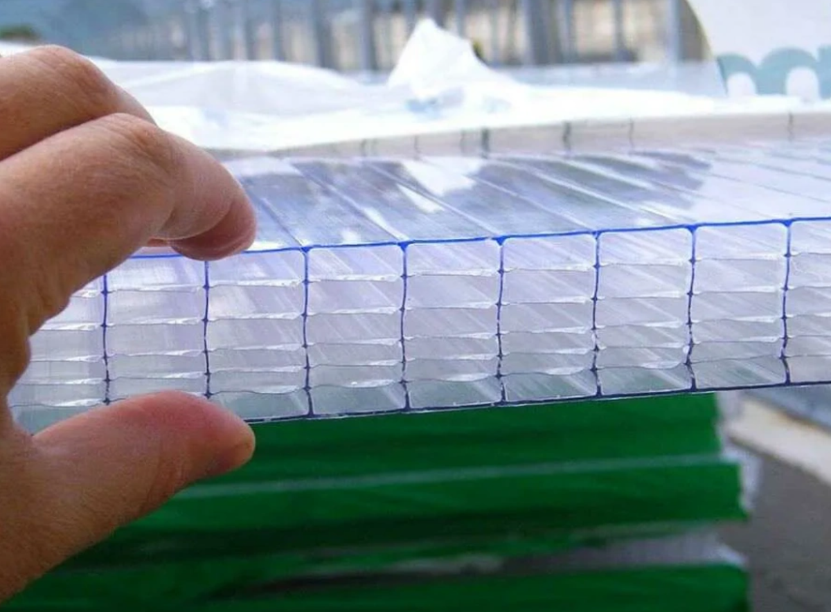 Толщина кровельного поликарбоната. Поликарбонат ultramarin. Сотовый поликарбонат толщина. Сотовый поликарбонат sellex matador. Поликарбонат рейтинг качество.