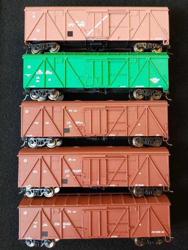 Модель от Модимио (свеху) в компании моделей вагонов от Бергс