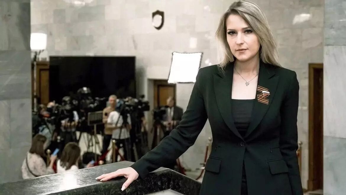     Депутат Государственной Думы Яна Лантратова отозвала свой запрос к главе Роспотребнадзора России Анне Поповой. Народная избранница просила проверить сериал «Слово пацана» Жоры Крыжовникова. Он повествует о молодежных криминальных группировках Татарстана 1980-х годов.