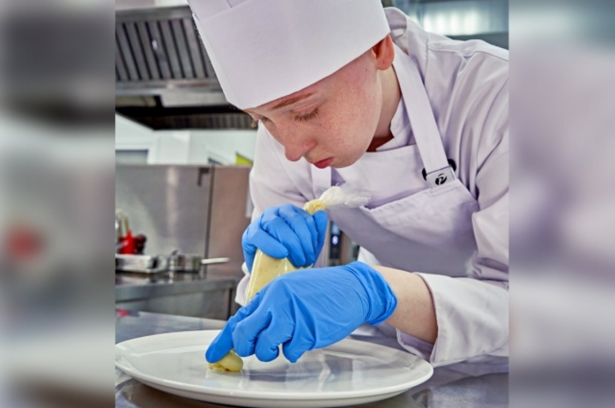    Надежда Фокина – победитель чемпионата «Профессионалы»-2023 по компетенции «Поварское дело».