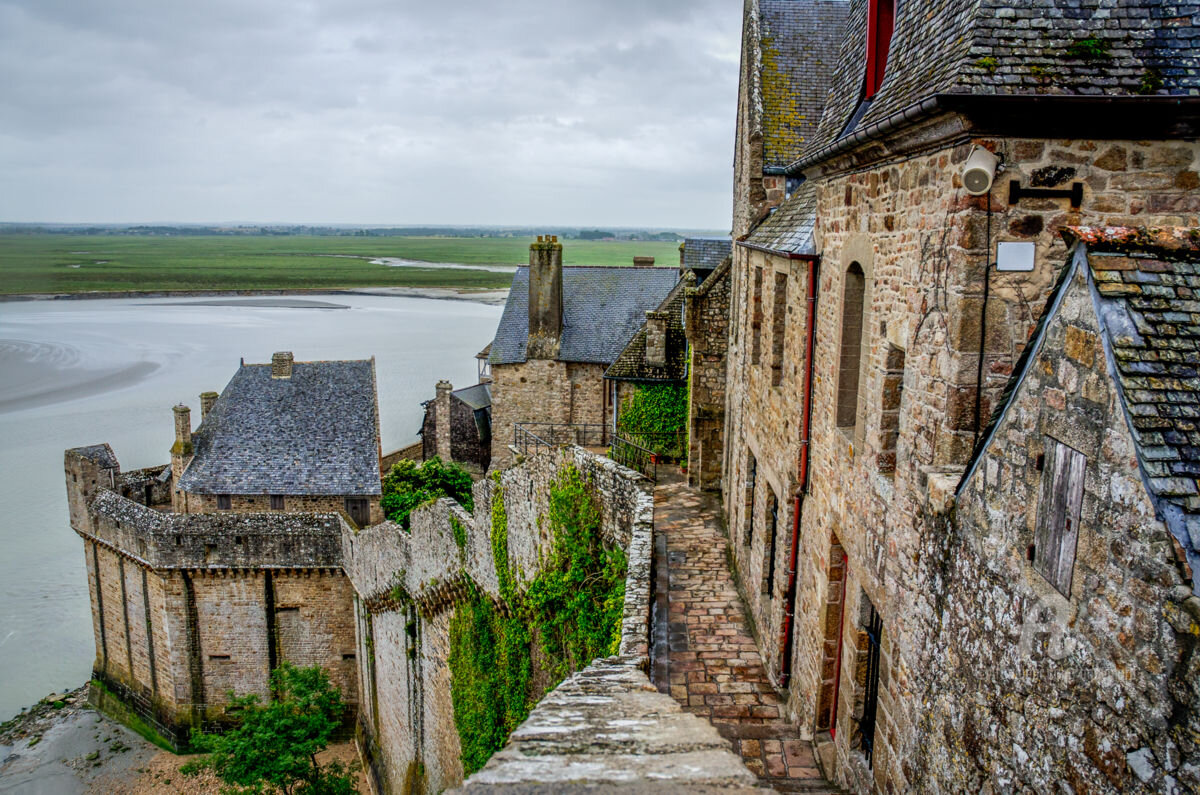 мона городок слушать