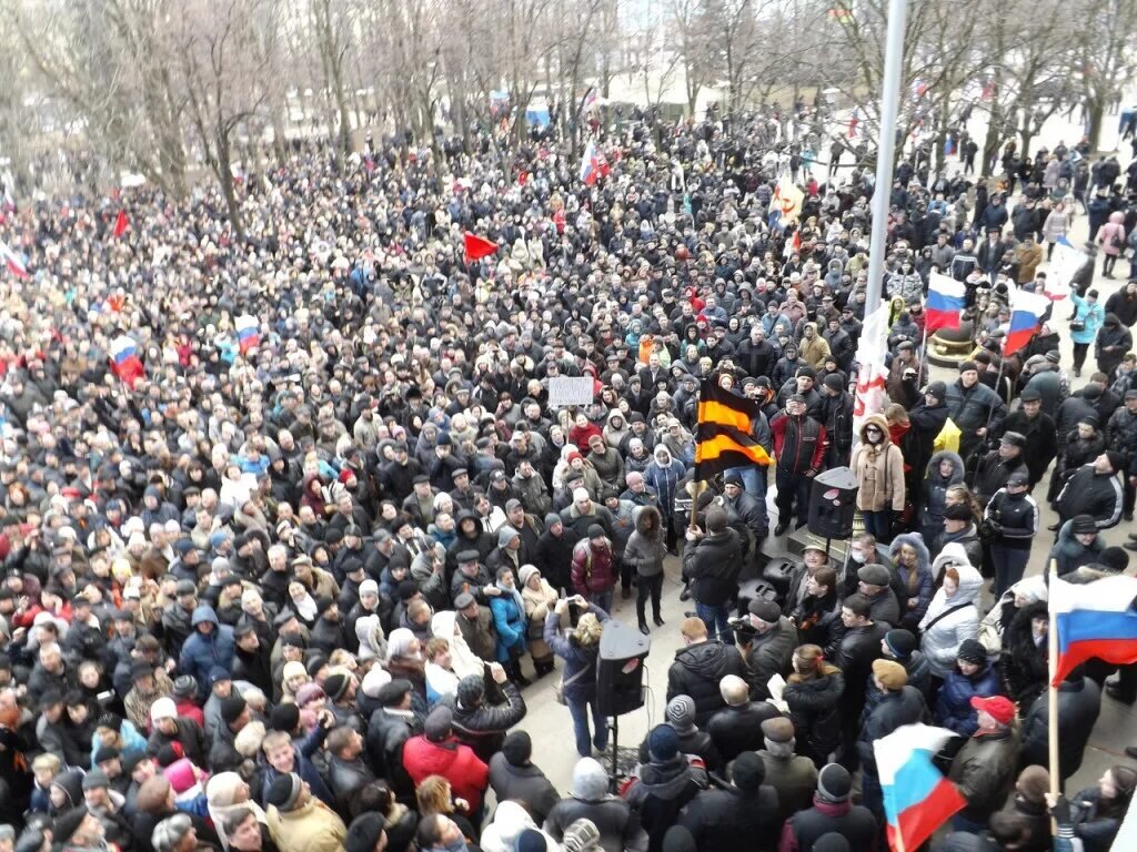митинги в донецке 2022. митинг 2014 года. 2014. донецк обладминистрация 2014. митинг народной воли севастополь 2014.