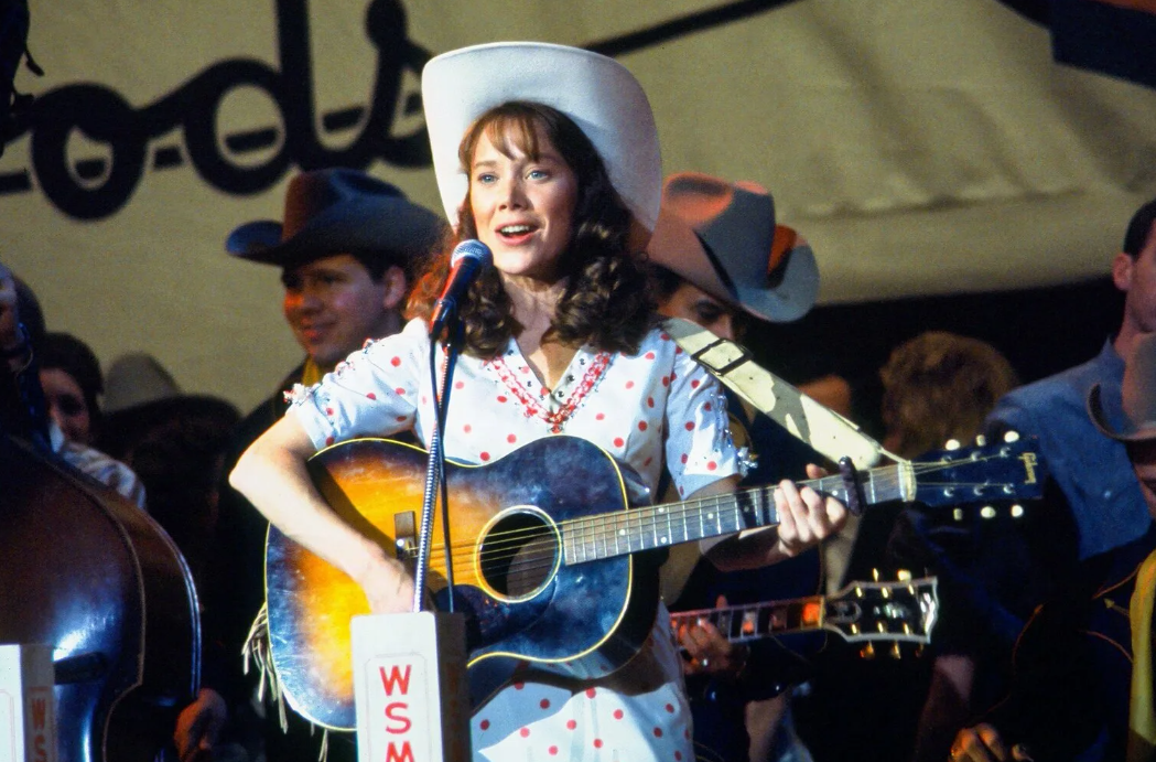 Красивые иностранки фильм 1980. Дочь шахтера фильм 1980. Дочь шахтера. Дочь шахтера (1980). Сисси спейсек дочь шахтера.