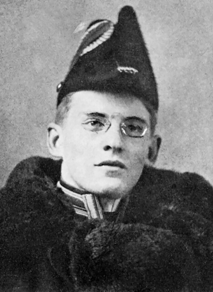 Алехин - студент Императорского училища правоведения