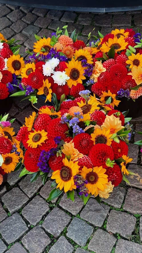 Вот такую красоту каждую пятницу продают возле моей языковой школы