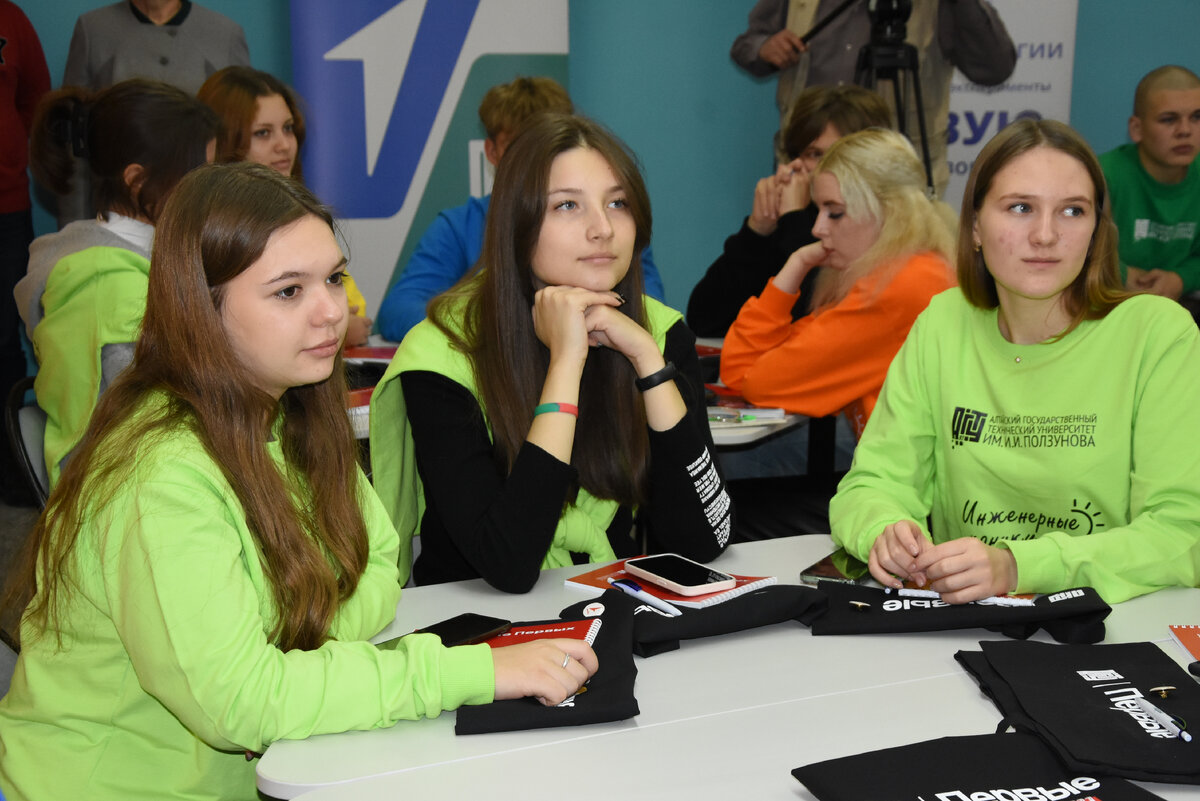 В сотрудничестве с Общероссийским общественно-государственным движением детей и молодежи «Движение Первых» в АлтГТУ открылось обновленное пространство для проведения занятий школьников и студентов.