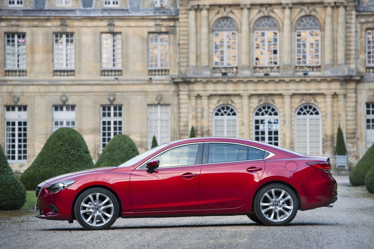 Дорестайлинговая Mazda6 (GJ)