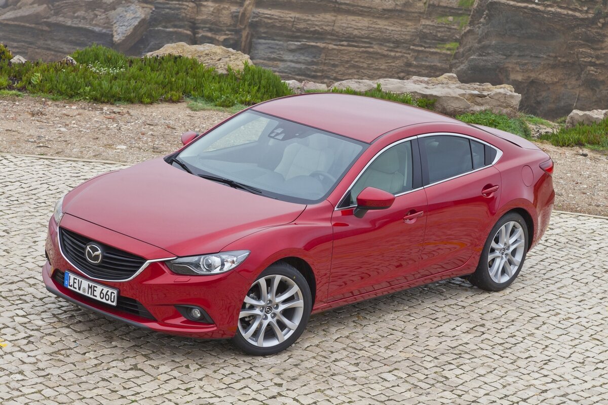 Дорестайлинговая Mazda6 (GJ)