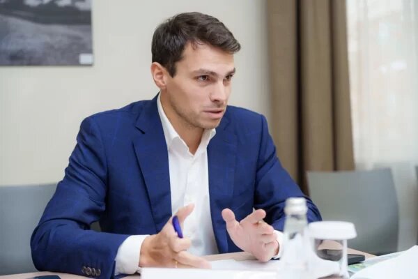 Лев Кузнецов — руководитель ЦРПП Петербурга, центра «Мой бизнес» и теперь Национального агентства по развитию предпринимательства. Фото: Валентин Беликов, РБК Петербург