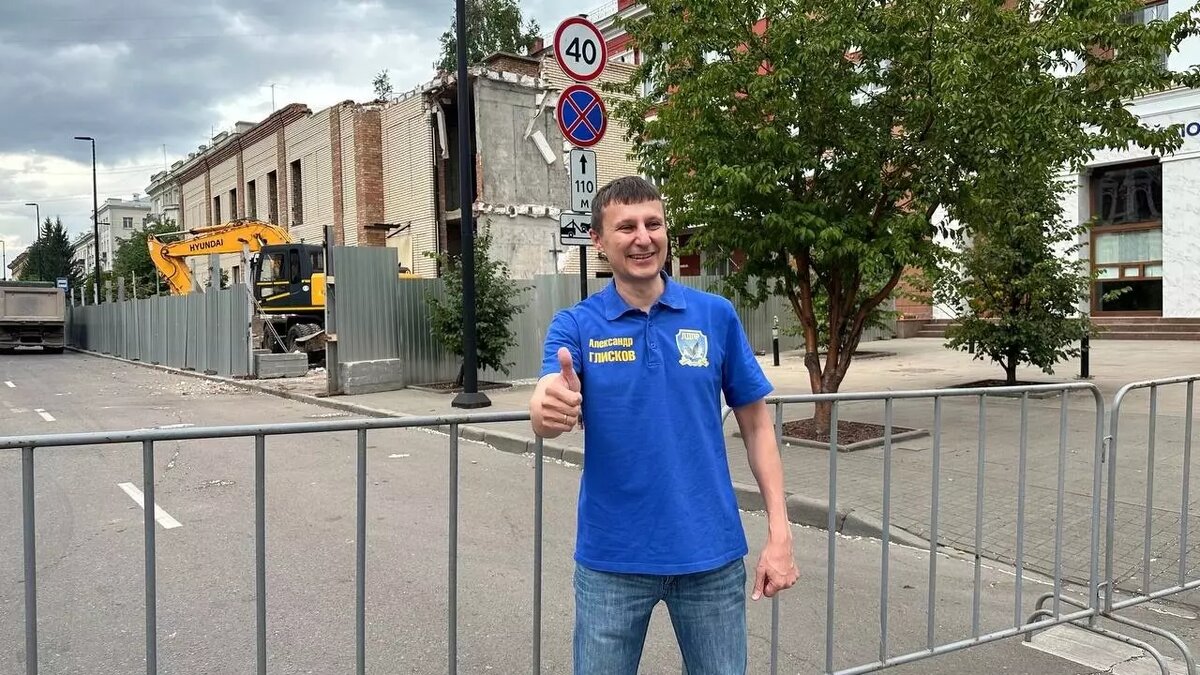     Красноярский политолог и экс-чиновник Алексей Аксютенко прокомментировал задержание депутата краевого заксобрания Александра Глискова