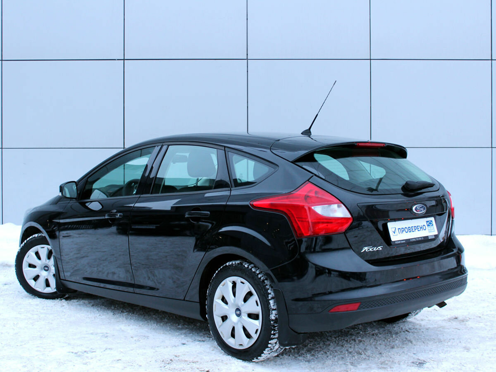 Отзыв фф3. Форд фокус 2014 года хэтчбек. Ford Focus 3 хэтчбек черный. Ford Focus III 2014 черный. Форд фокус 3 Рестайлинг хэтчбек