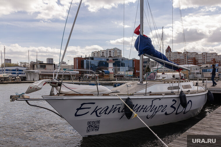   Яхту, которая отправится в кругосветку, можно было увидеть летом на ВИЗе