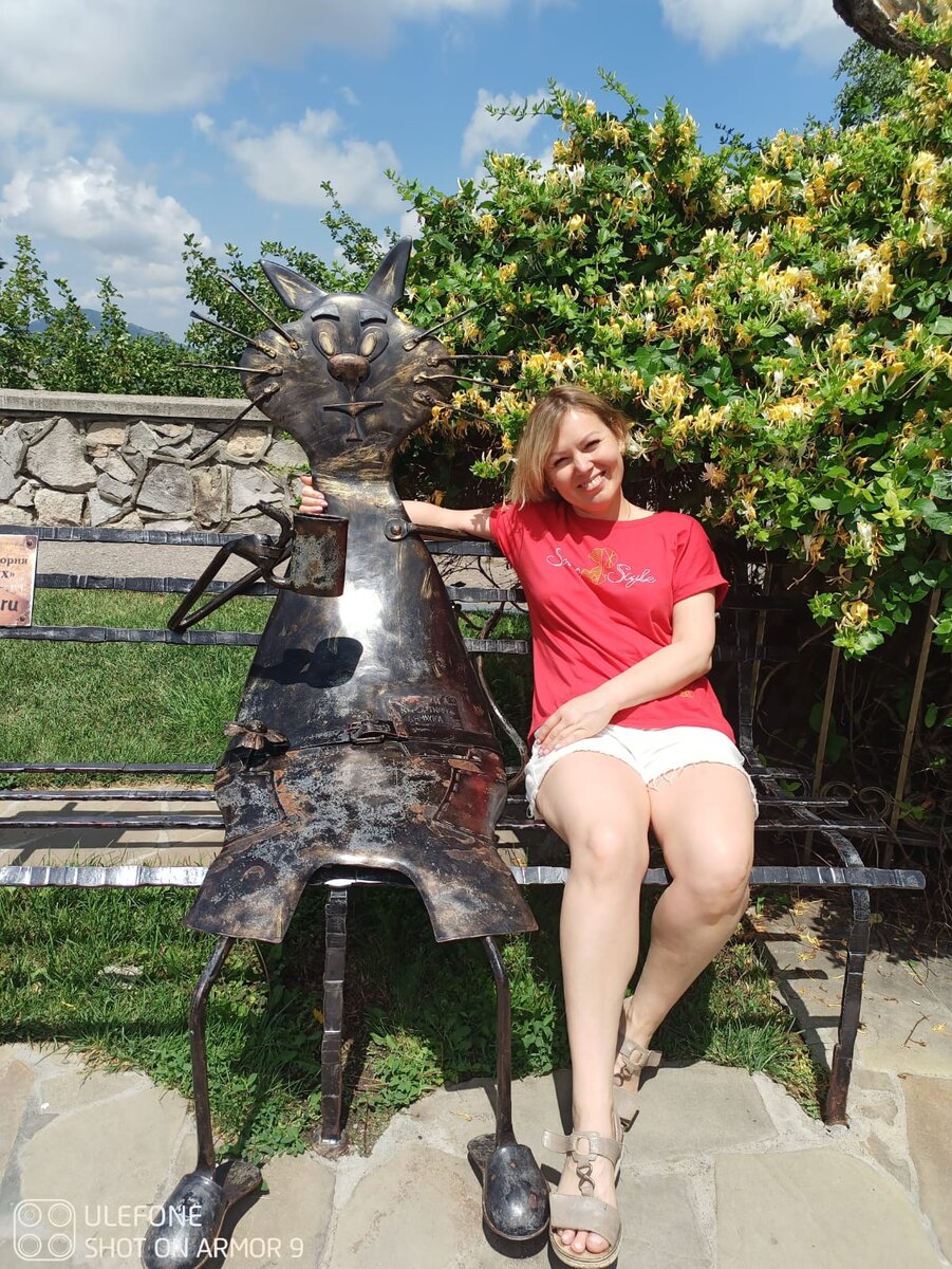 Кто знаком с этим котом? Пишите и кидайте фото!