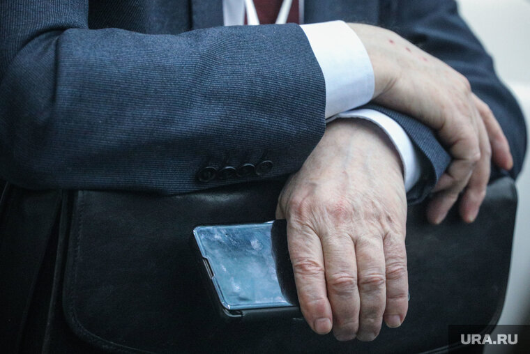    Депутат Думы Сургута Дмитрий Нечепуренко разругался с солисткой группы «Воровайки» Дианой Теркуловой