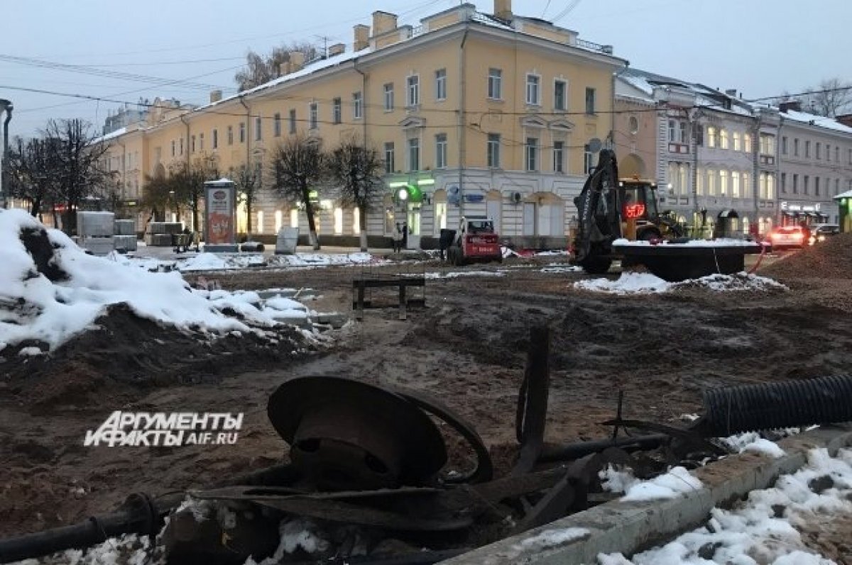    Ремонтные работы на улице Трехсвятской идут в усиленном режиме