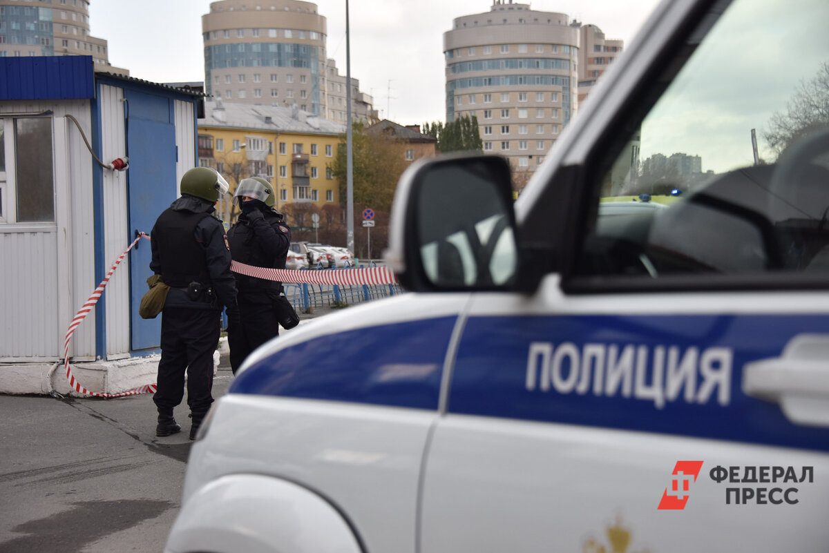 На месте происшествия работают правоохранительные органы.  Фото: ФедералПресс / Полина Зиновьева