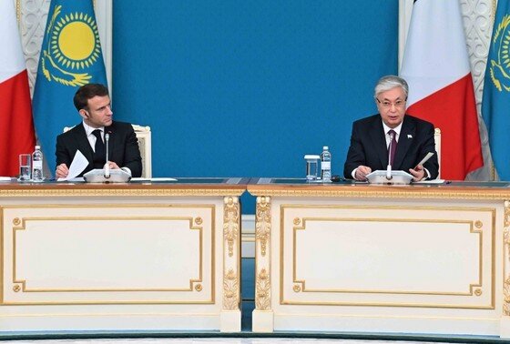    Эммануэль Макрон и Касым-Жомарт Токаев