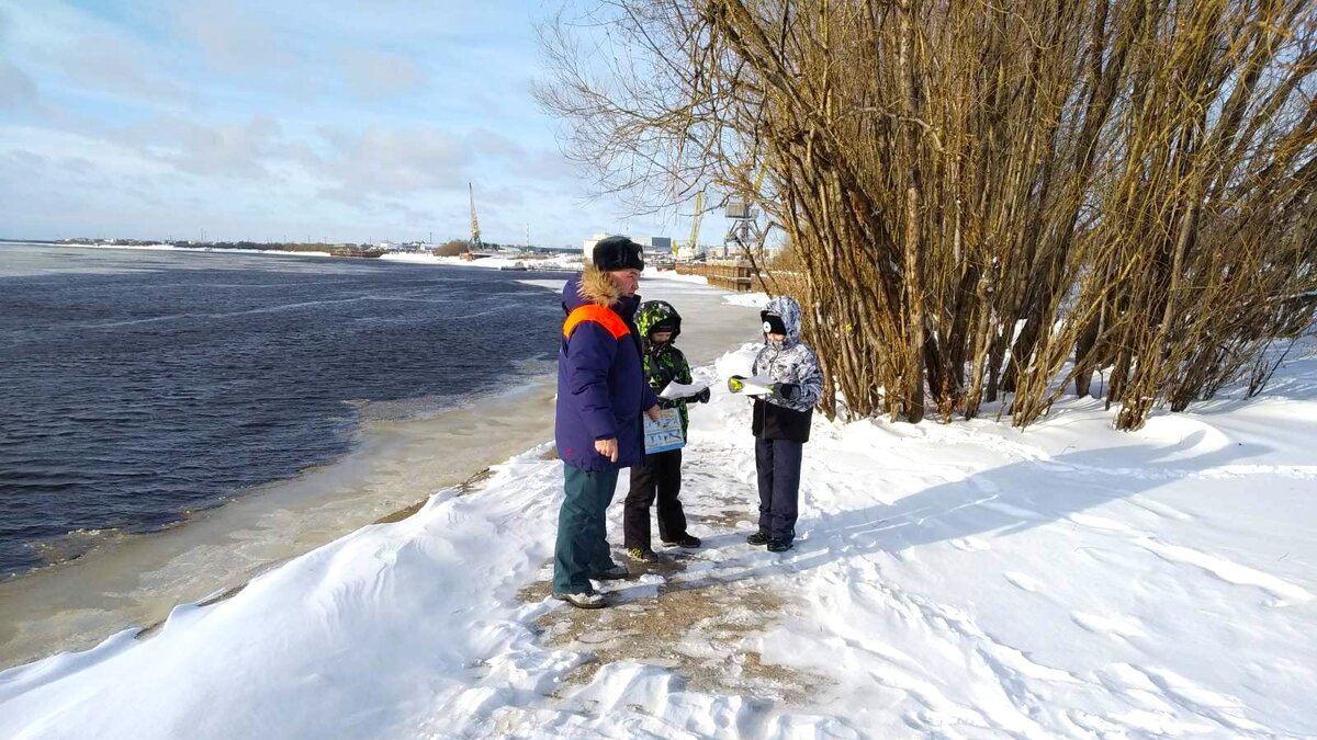    Нефтеюганские спасатели выходят в рейды на водоёмы