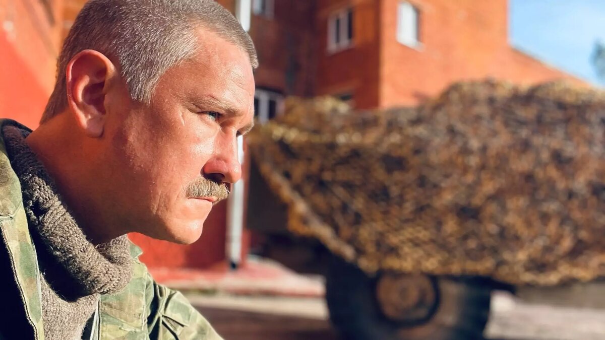     Известный актер Антон Шагин снимется в фильме по книге нижегородского писателя и политического деятеля Захара Прилепина. Об этом артист рассказал в личном Telegram-канале.