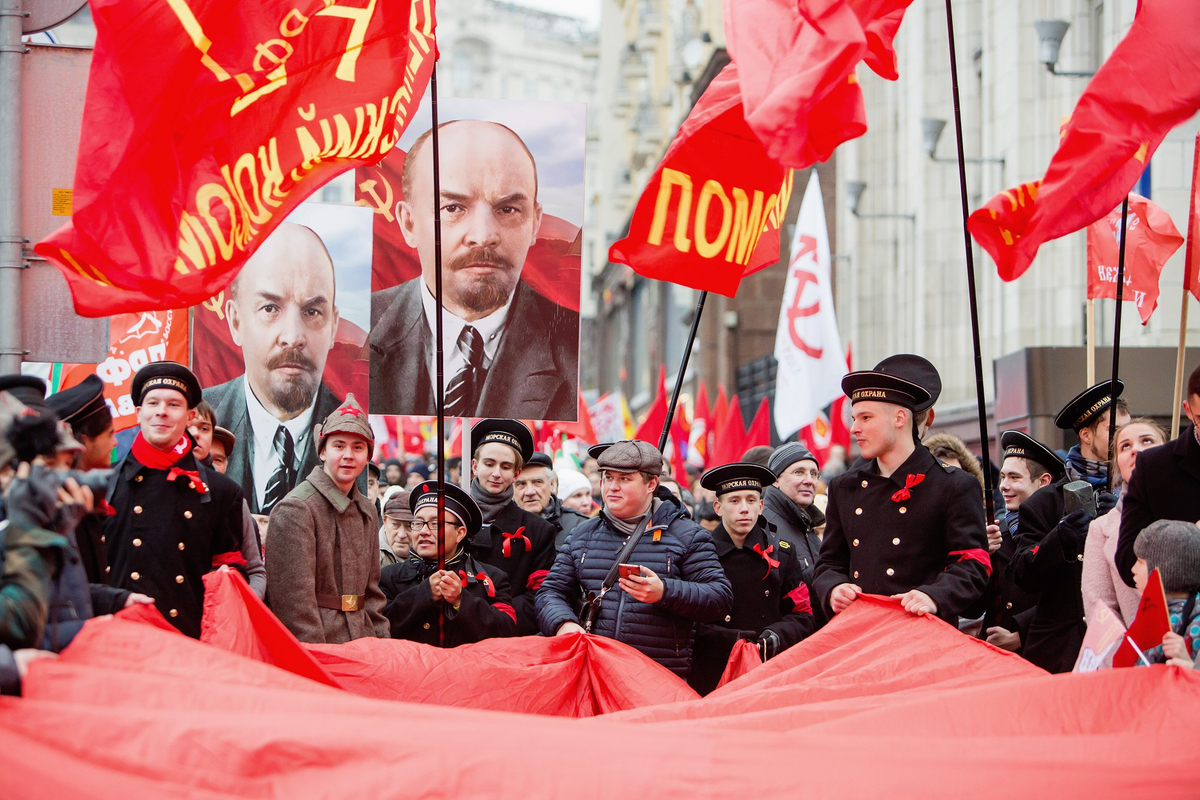 4 ноября в ссср. Великая Октябрьская революция 1917 года. Великая Октябрьская Социалистическая революция 1917 года. Ленин 7 ноября 1917. ВОСР 1917.