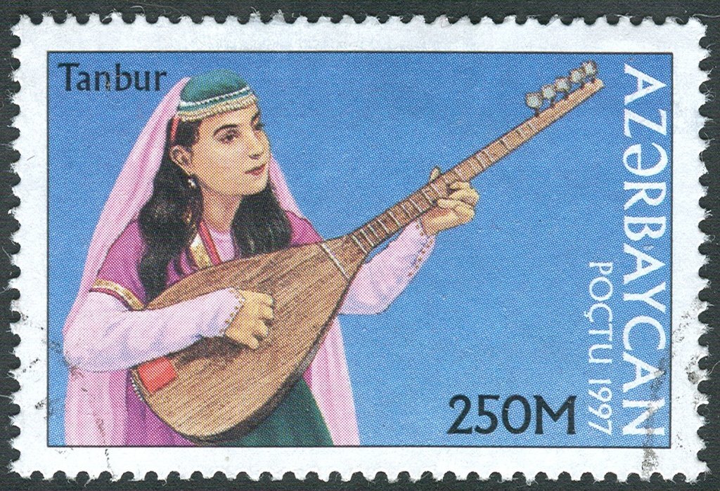 Марка почты Азербайджана с изображением танбура. 1997 год. Источник