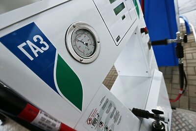    Заправочная колонка на газозаправочной станции ©Антон Денисов РИА Новости