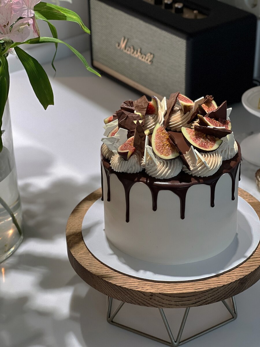 Двухъярусный торт: Можно ли торт общим весом 3 кг сделать двухъярусным?