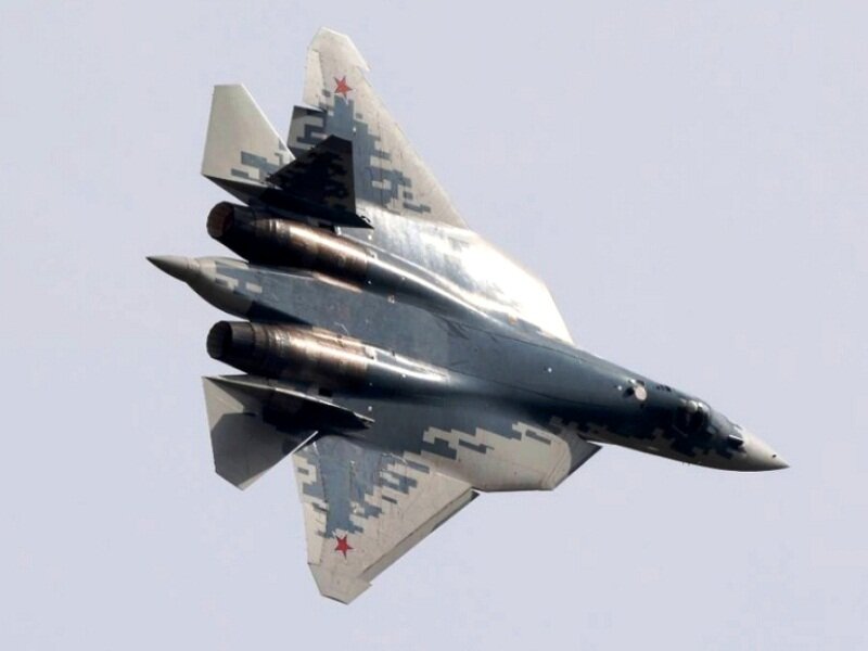 Истребитель 5 поколения Су-57