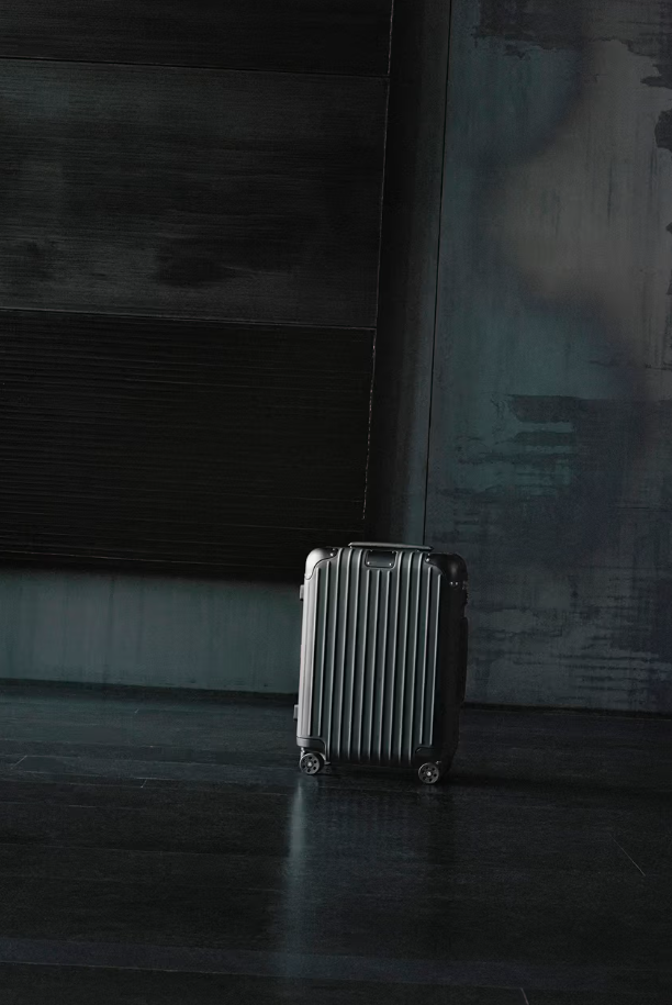    Бренд Rimowa выпустил коллекцию кожаных чемоданов Distinct (фото 2)