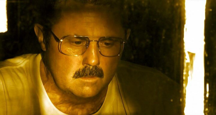 В повествовании есть повторяющиеся эпизоды, отчего порой неясно, что мы видим - размышления, воспоминания или фантазии убийцы?