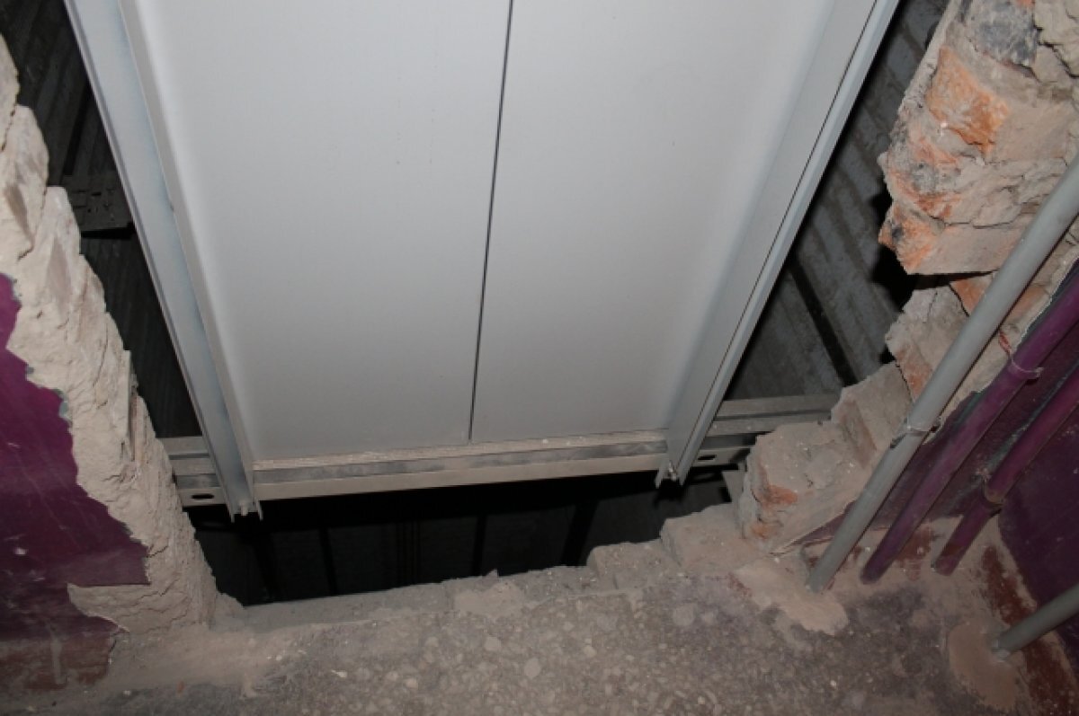    В Крыму до конца 2023 года заменят 52 лифта