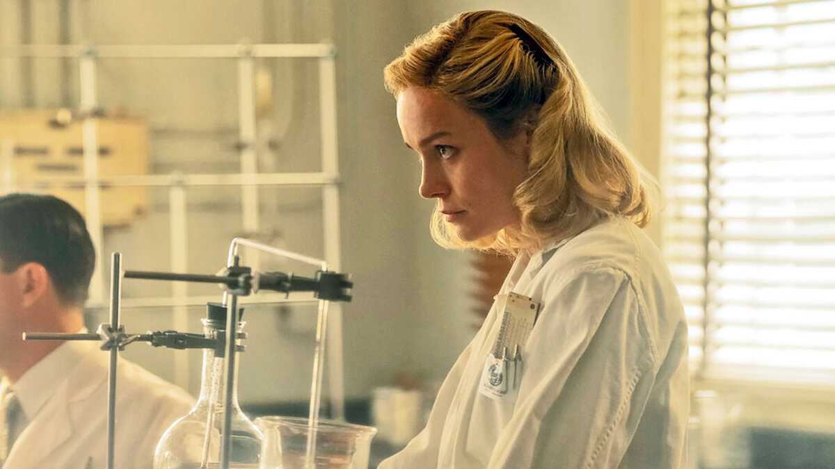 Кадр из сериала "Уроки химии"