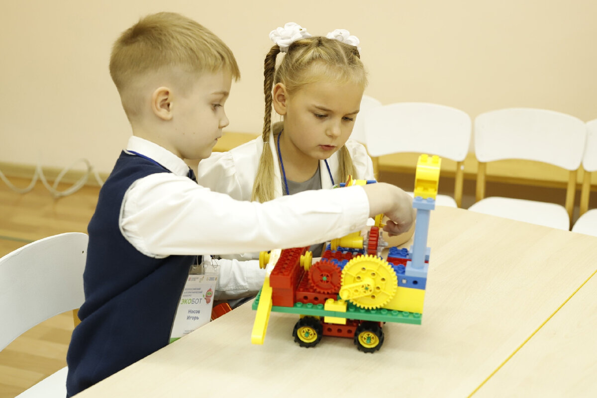 18 октября в городе Бор (Нижегородская область) прошёл финальный этап Всероссийского конкурса «Экобот-2023» среди детских садов. 