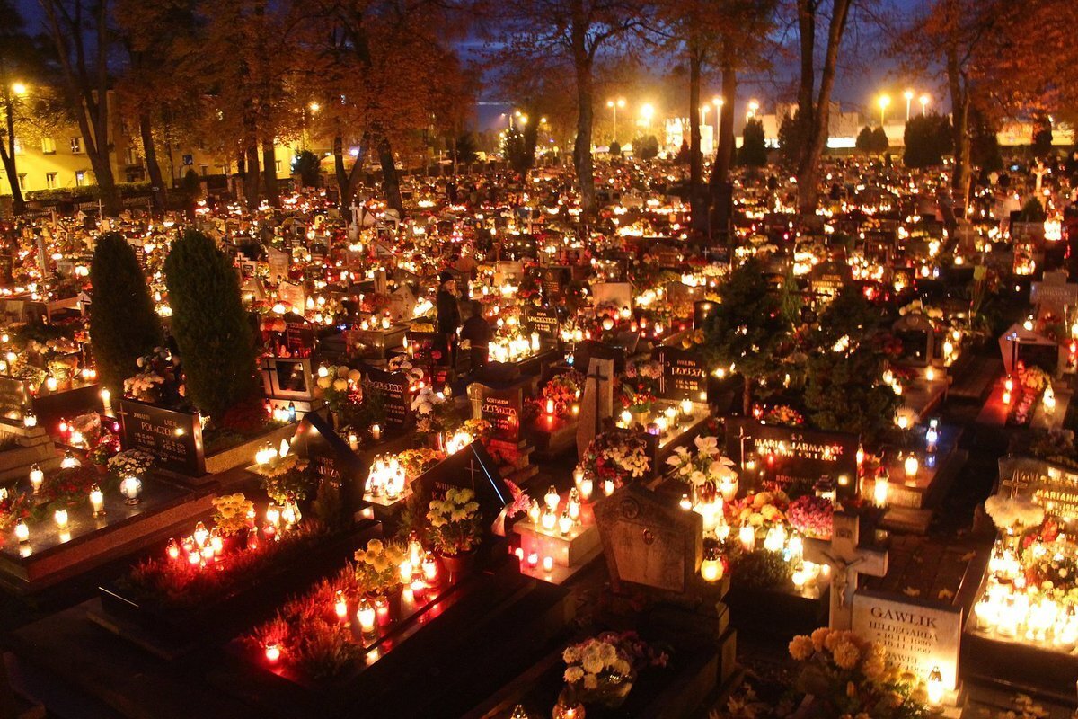 1 ноября всех святых. La Toussaint праздник во Франции. День всех святых (all Saints Day). Allerheiligen (день всех святых). День всех святых во Франции.