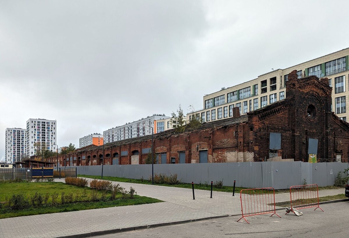 Товарный пакгауз (южный) Варшавского вокзала.