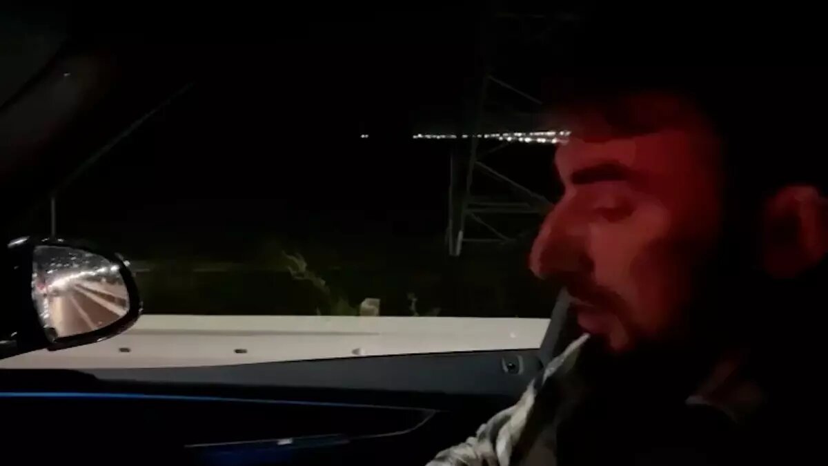     Главу отдела администрации Избербаша Марата Батырханова сняли с должности после того, как стало известно о его участии в беспорядках в махачкалинском аэропорту. Дагестанский лидер Сергей Мелихов заявил, что его «громкие эпитеты» — о таких «товарищах», как Батырханов, которые «позорят власть».