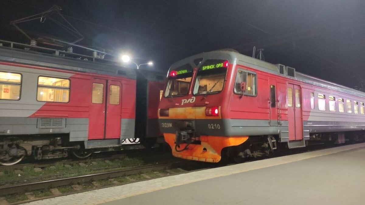 Электричка брянск суземка сегодня. Жуковский электричка.