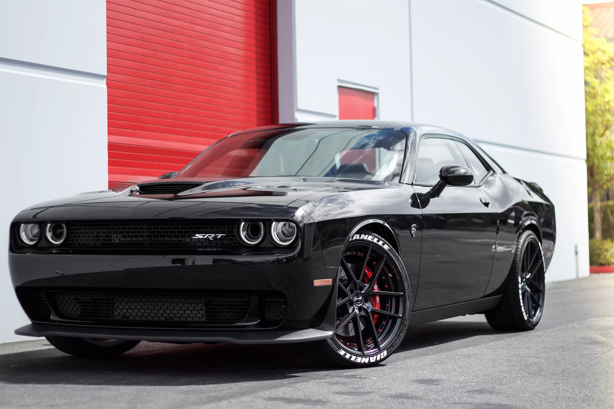 Dodge Challenger srt Hellcat