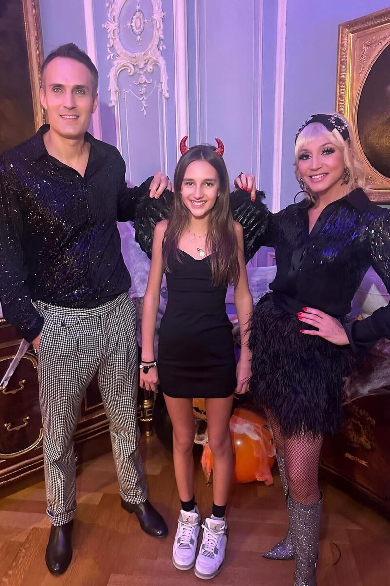    Кристина Орбакайте с мужем и дочерью Соцсети