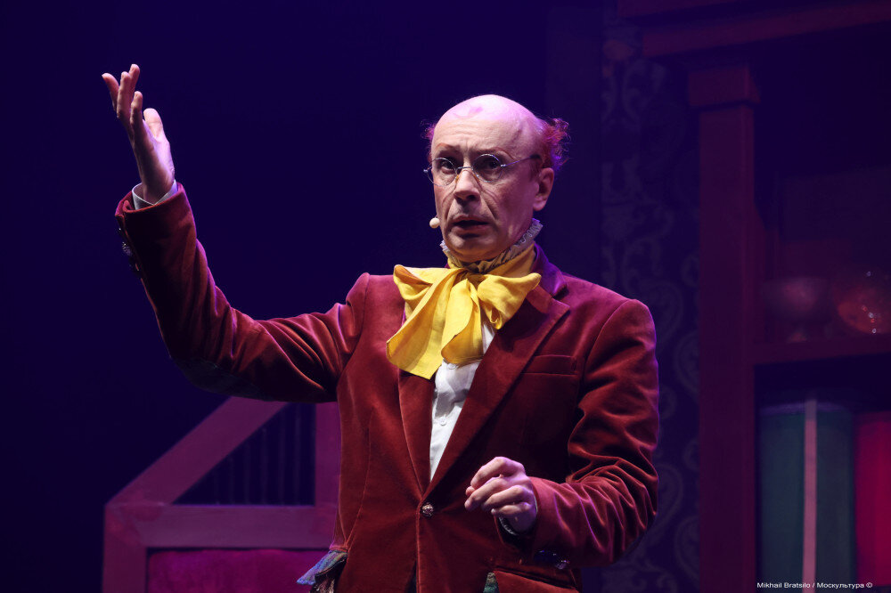 Ночной клуб blank спб. Театр кашемир. Театр кашемир. Театр чехова южно-сахалинск. Артист фото игорис ряклайтис.