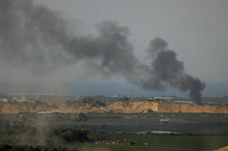   REUTERS/Amir Cohen