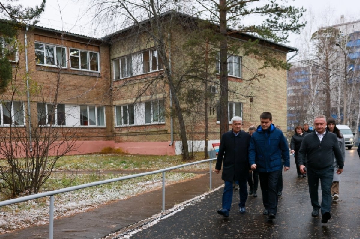    Михаил Котюков посетил социальные объекты города.